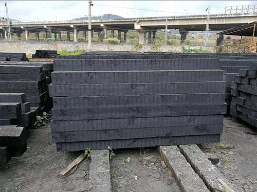 怎么確保昆明防腐木的美觀和使用壽命